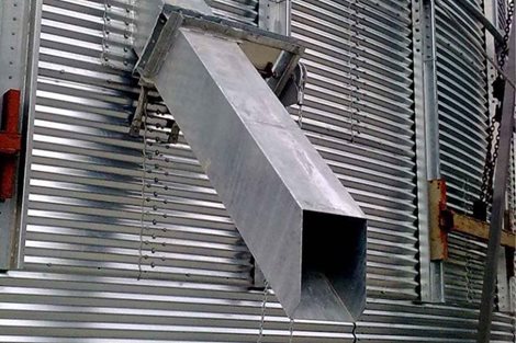 Descarga lateral por gravedad