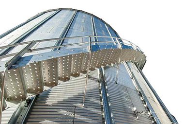 Escalas y escaleras comerciales AGI